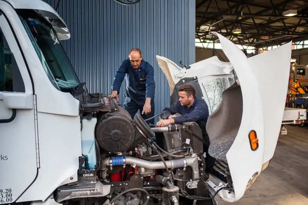 Servicing a diesel engine